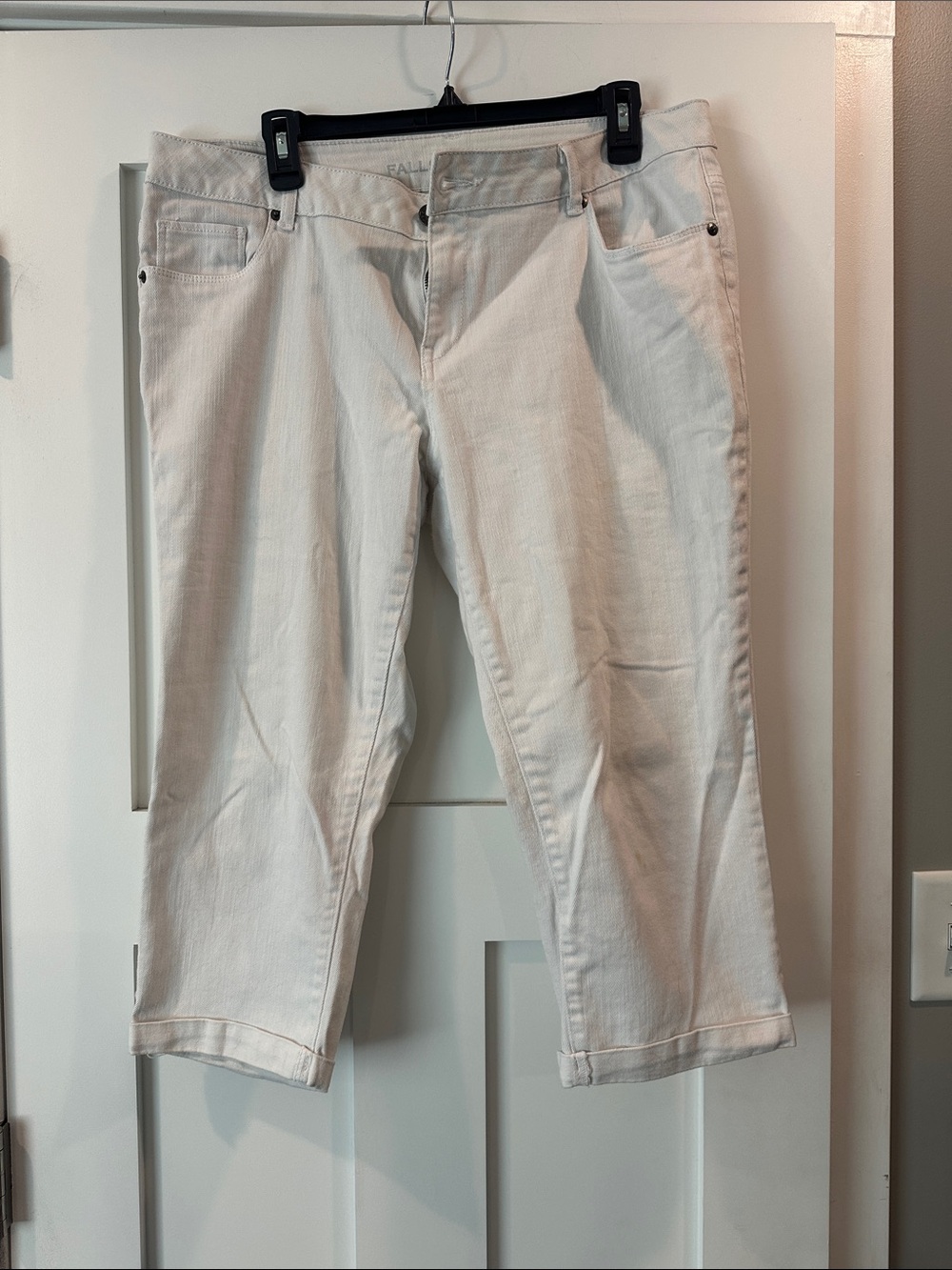 Women’s White Capri Jeans